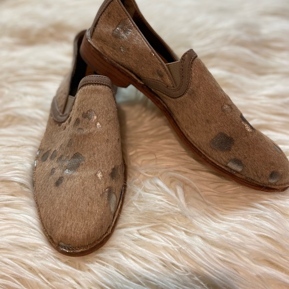 Trask Ali Acid Washed Silver And Tan Polkadot Cowhair Loafers Sz 7 (runs small) - Picture 9 of 9